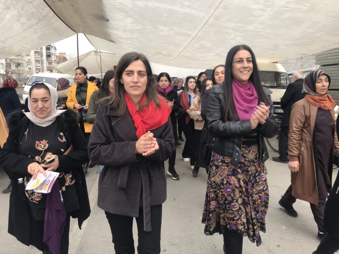 Dem Parti Batman Adayı Sönük 8 Mart'a Kadınları 'Harne Peş' Marşıyla Davet Etti